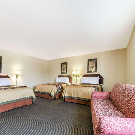 ซูเปอร์ 8 บาย วินด์แฮม เบิร์ลสัน ฟอร์ต เวิร์ท แอเรีย Hotel เบอร์ลิสัน ภายนอก รูปภาพ