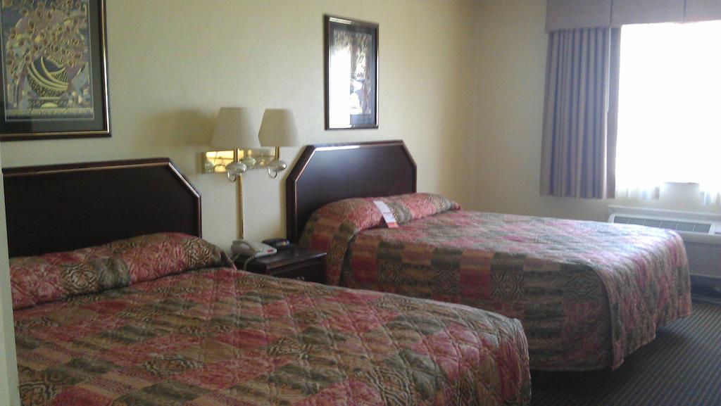 ซูเปอร์ 8 บาย วินด์แฮม เบิร์ลสัน ฟอร์ต เวิร์ท แอเรีย Hotel เบอร์ลิสัน ห้อง รูปภาพ